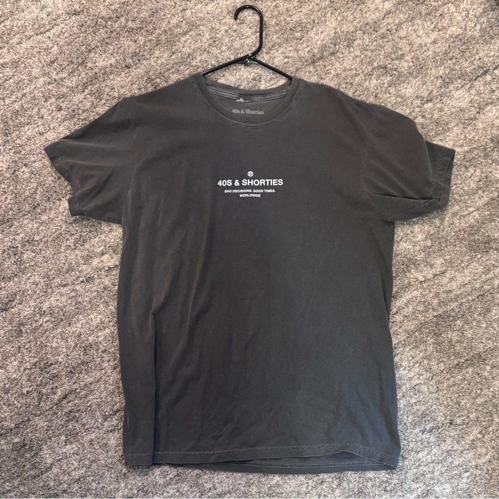 Men’s Large 40s and Shorties black wash t-shirt